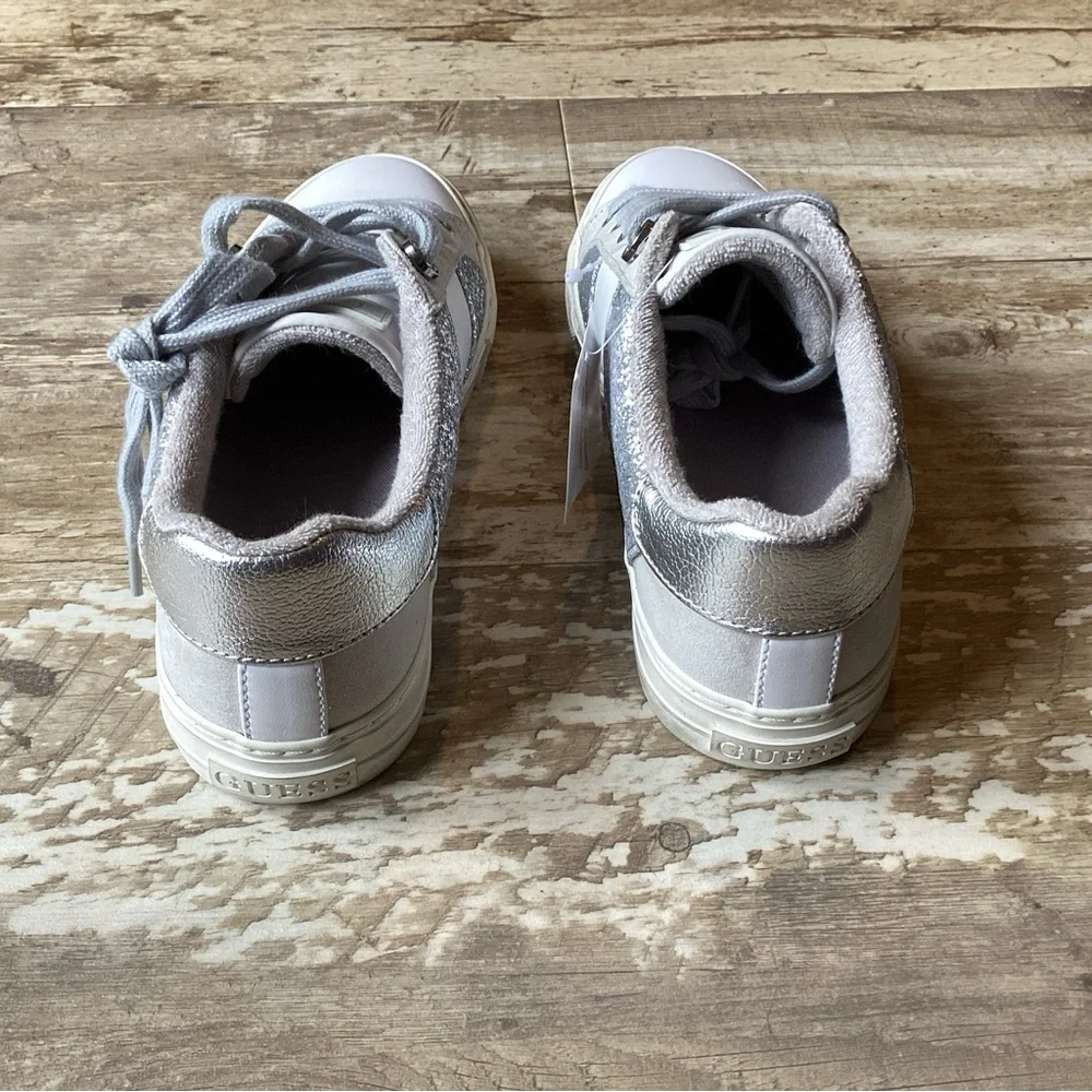 GUESS Loven3 Fashion Sneaker White & Silver Leather Women’s 7.5